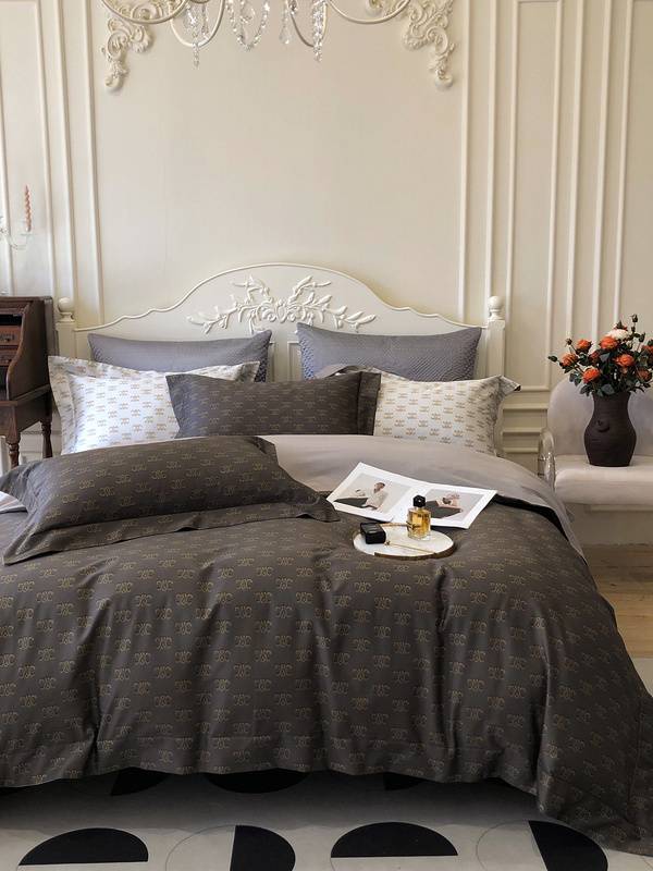 Elegant Grey Patterned Bedding Set - Luxury Home Decor