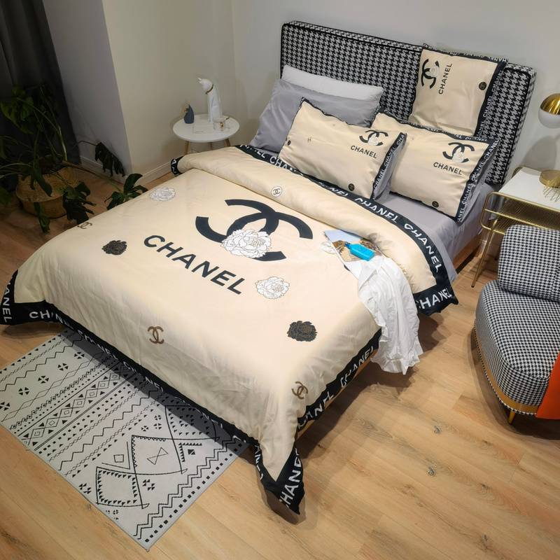 Chanel Inspired Bedding Set - Luxurious Cream with Black Accents