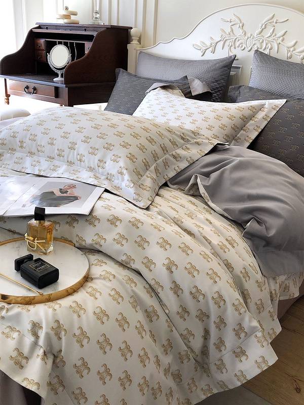 Elegant Patterned Bedding Set - Soft and Comfortable