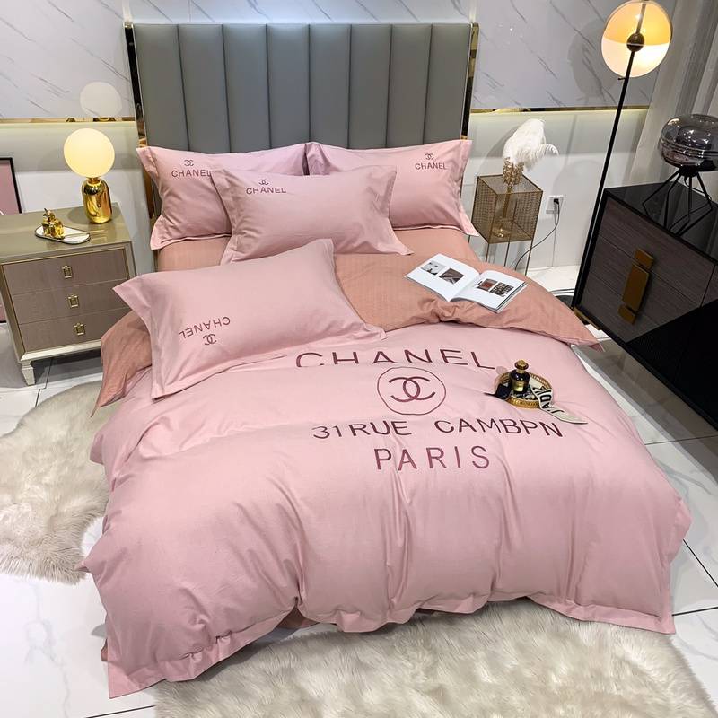 High-End Pink Bedding Set with Chanel Logo-Luxe Comfort