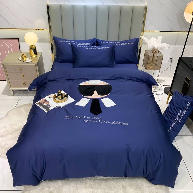 Stylish Navy Blue Bedding Set - Modern Comfort