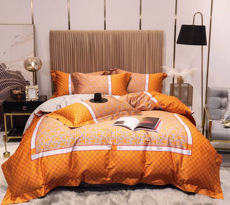 Hermès Orange Luxe Bedding Set - Vibrant and Cozy