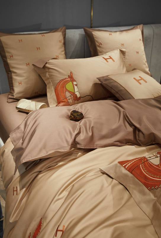 Hermès Style Bedding - Must-Have for Chic Bedrooms