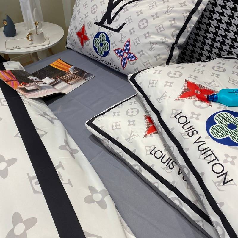 LV-Inspired Luxury Bedding Set - White & Grey with Brand Motif #LVBeddingSet