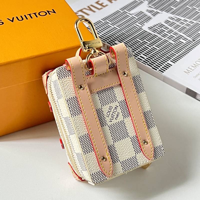 Fashionable LV Style Wallet - The Ultimate in Sophistication