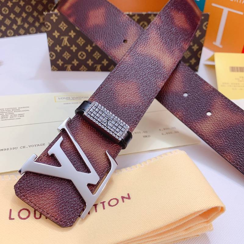 Elegant LV-Inspired Belt with Gradient Buckle - Timeless Fashion Choice