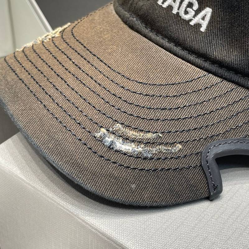 Balenciaga Vintage Black Baseball Cap with Fashionable Number 3 Logo, Street Trend