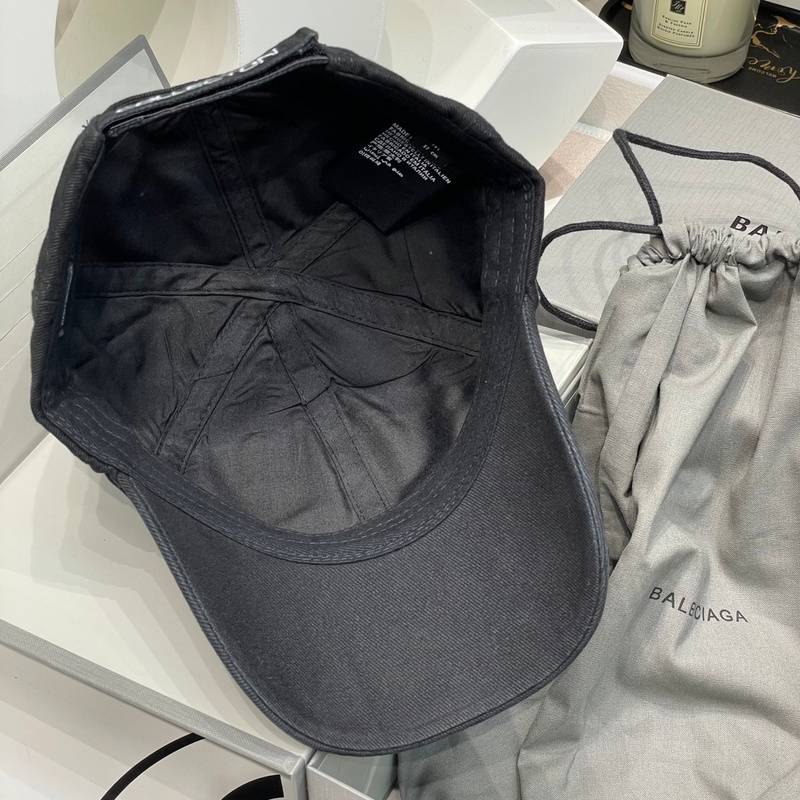 Balenciaga x PS5 Collaboration Black Baseball Cap, Fashion Gaming Partnership, Trendy Essential