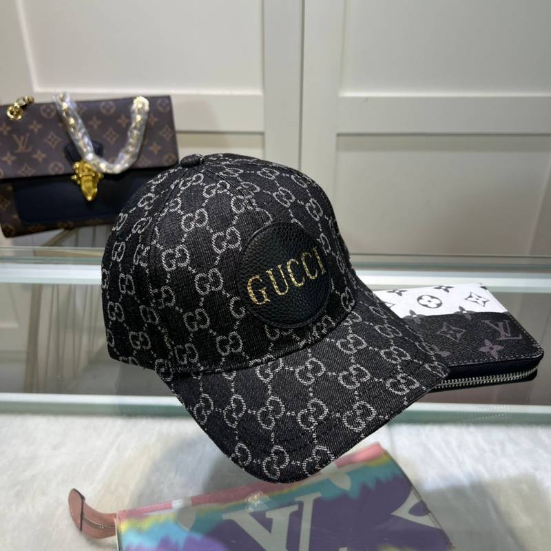 Gucci Black Baseball Cap with Classic Double G Logo, High-End Fashion