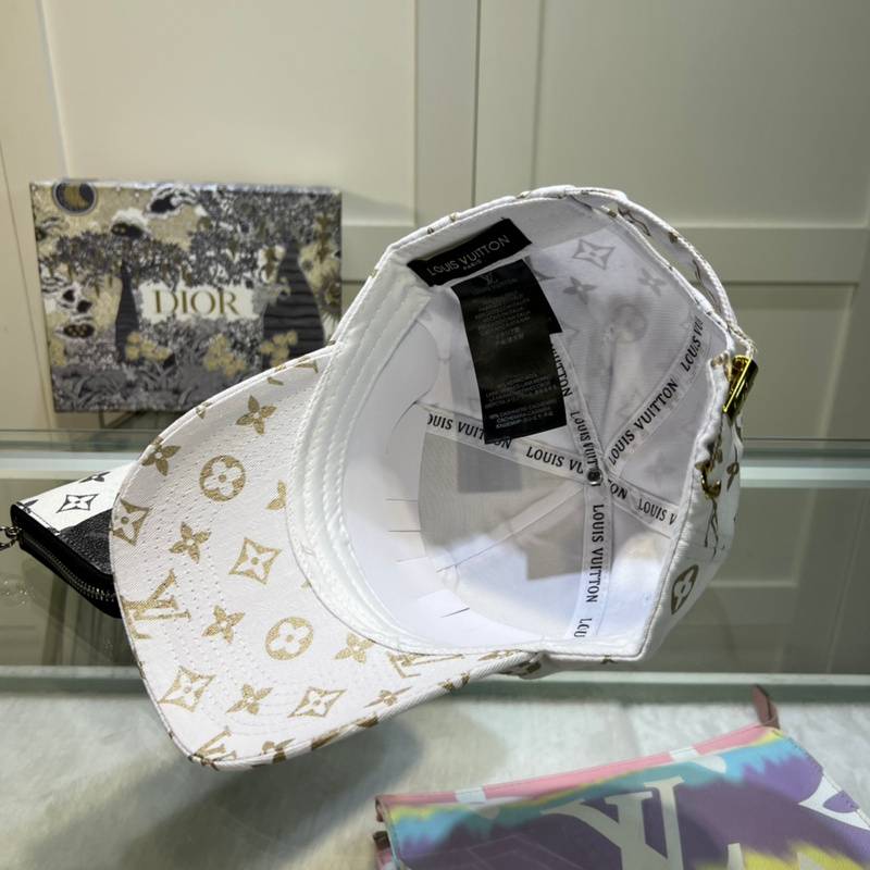 Louis Vuitton White Baseball Cap with Classic LV Logo, High-End Fashion