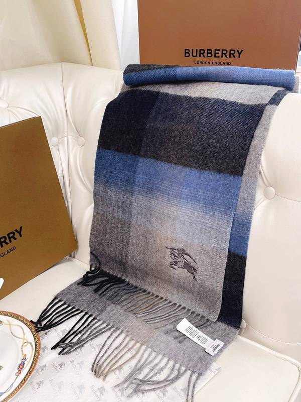 Burberry-Inspired Striped Scarf - Luxury Warmth