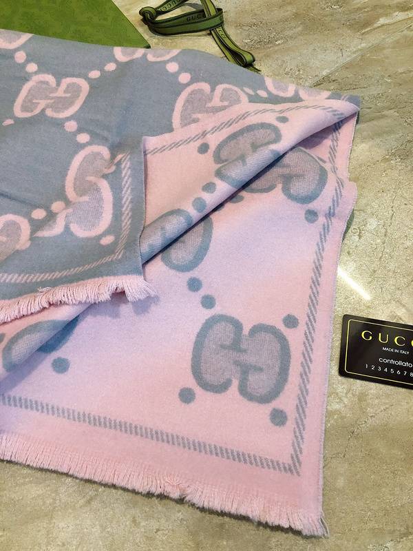 Luxurious Light Blue & Pink Scarf - Fashionable Winter Accessory