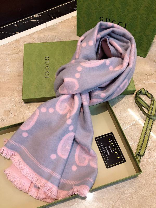 Luxurious Light Blue & Pink Scarf - Fashionable Winter Accessory