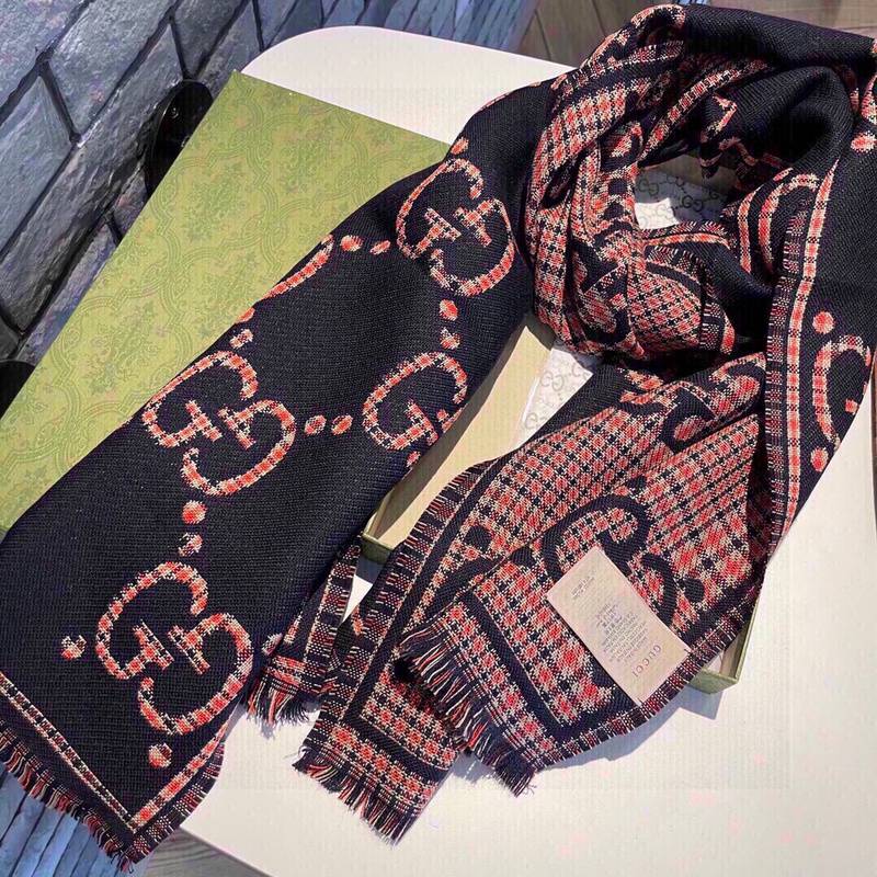 Trendy Double G Scarf - Perfect for Cold Weather and Style