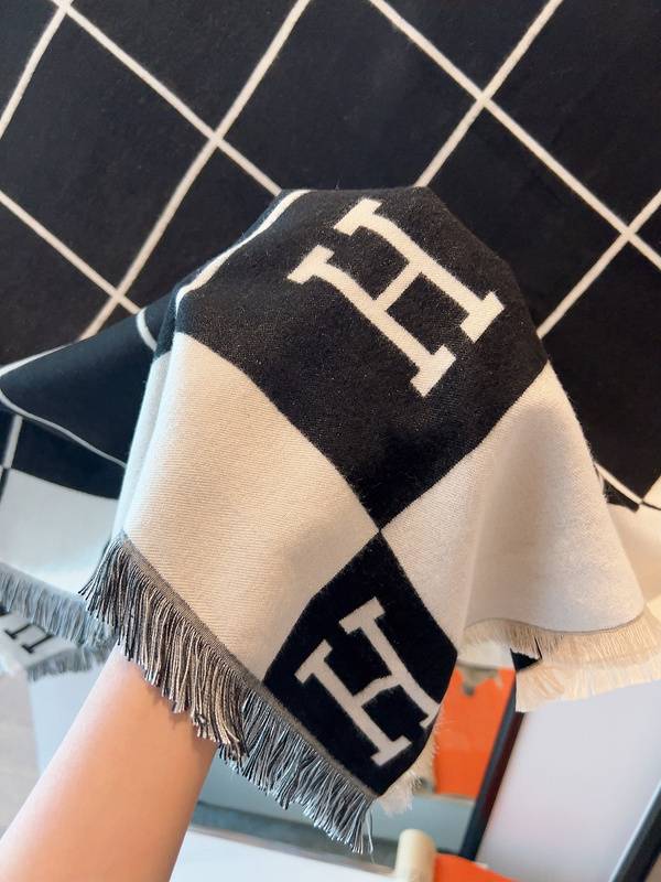 Chic Black & White Checkered Scarf - A Timeless Classic-Hermès