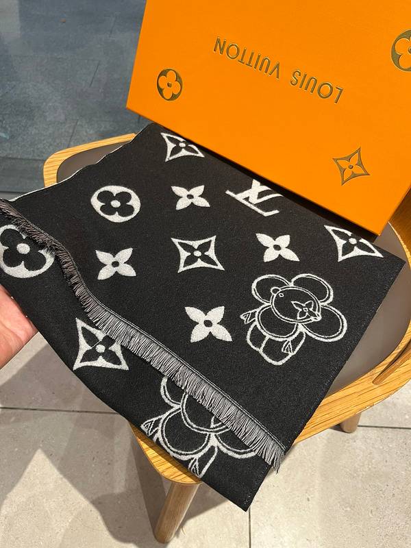 Elegant Brand-Inspired Scarf with Playful Patterns-LV