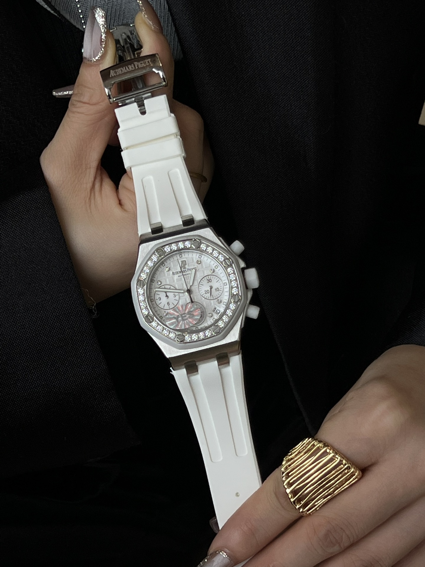 Elegance on Wrist | White Band Watch with Sparkling Diamonds