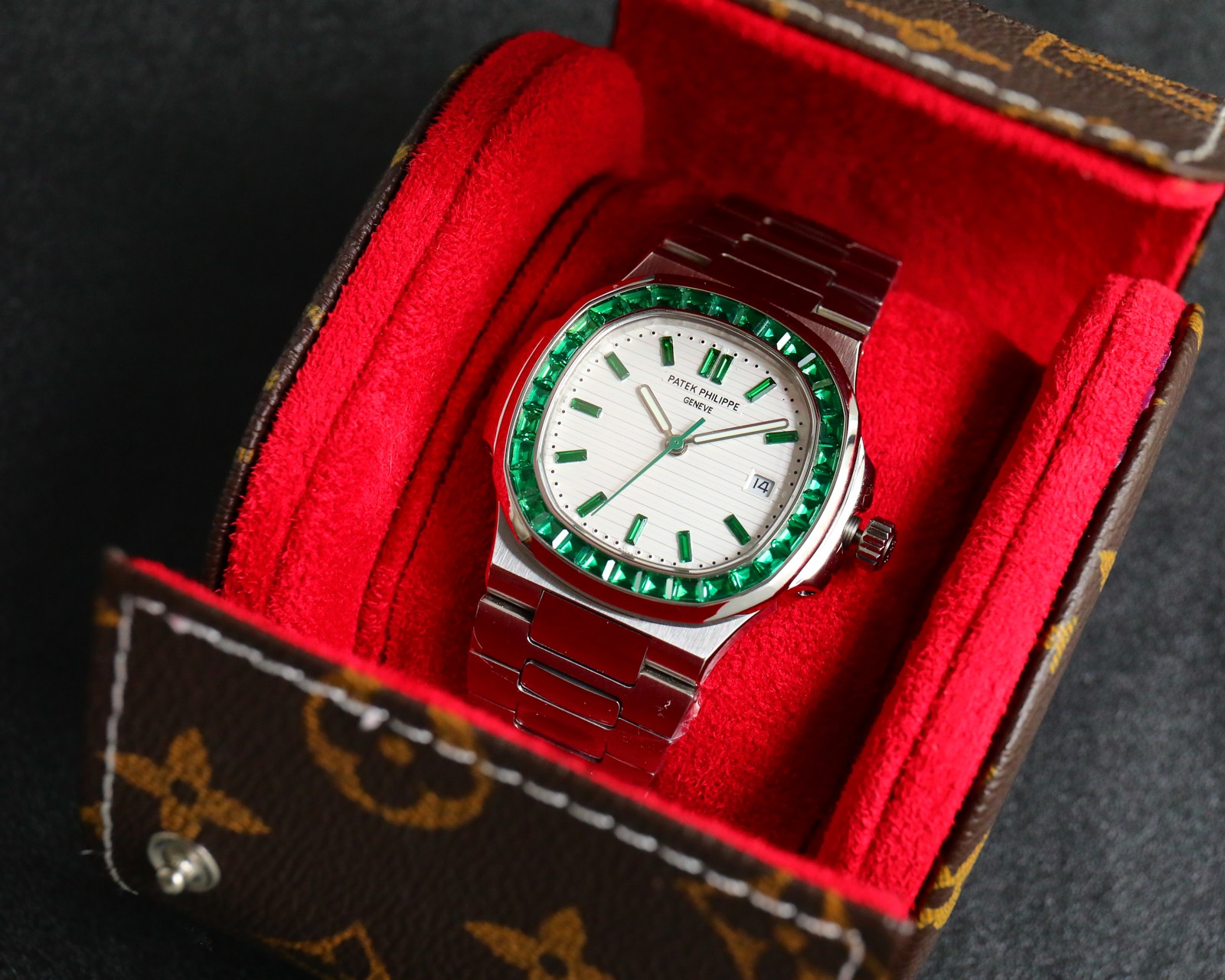 Emerald Elegance | Patek Philippe Watch with Green Gemstones