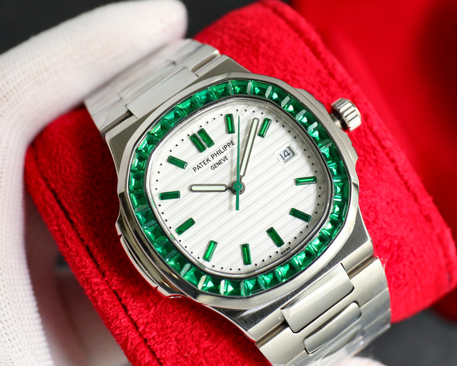 Emerald Elegance | Patek Philippe Watch with Green Gemstones