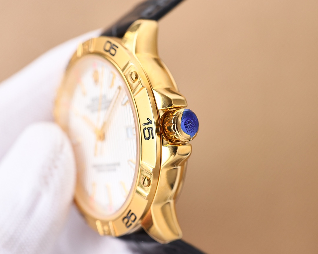 Rolex's Timeless Classic | Gold Bezel | #WatchLovers