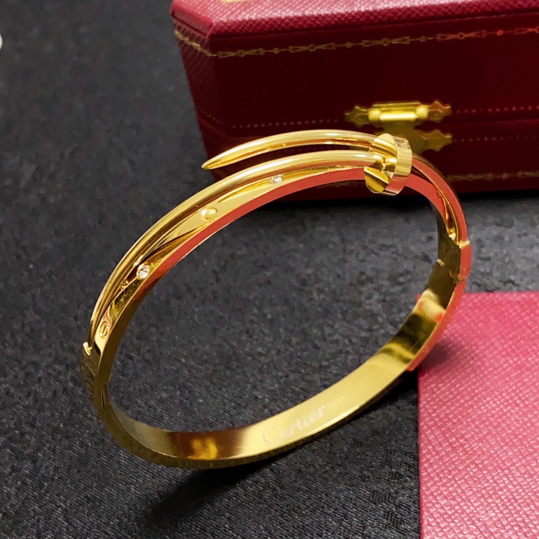 Timeless Elegance: 18K Gold Cartier Love Bracelet - A Must-Have Accessory