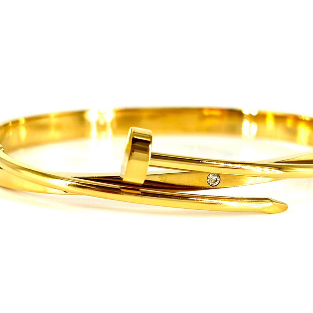 Timeless Elegance: 18K Gold Cartier Love Bracelet - A Must-Have Accessory