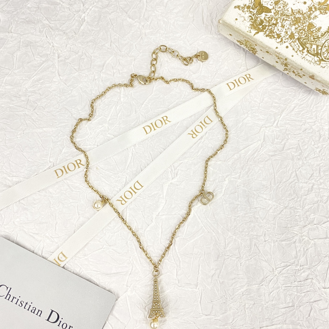 Dior Necklace - Pearl and Crystal for a Chic Look