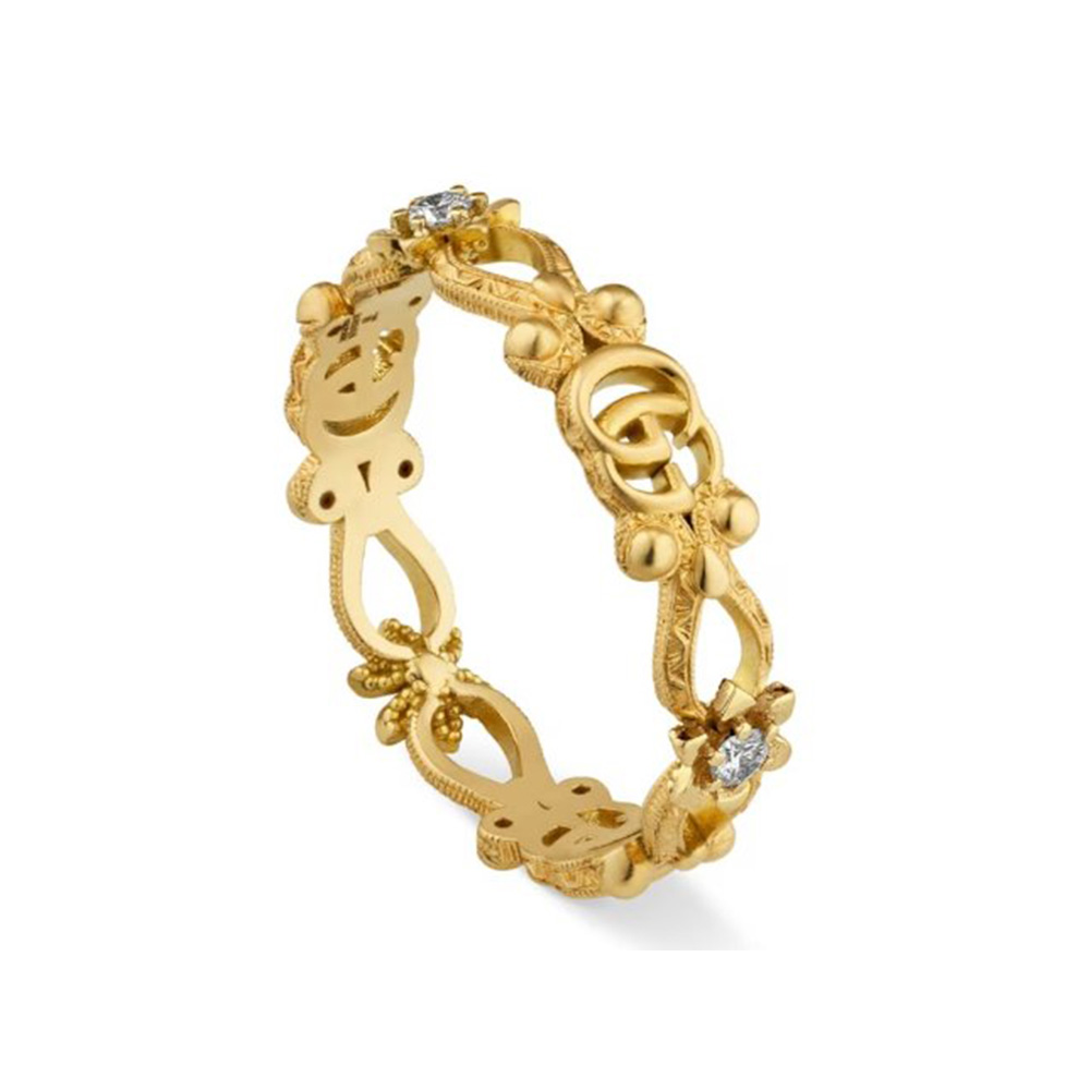 Gucci's Signature Style: Gold Chain Ring