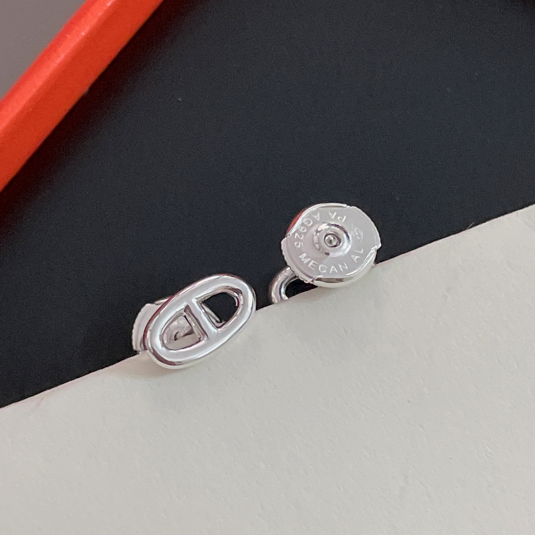 Hermès Minimalism: Silver 'H' Stud Earrings