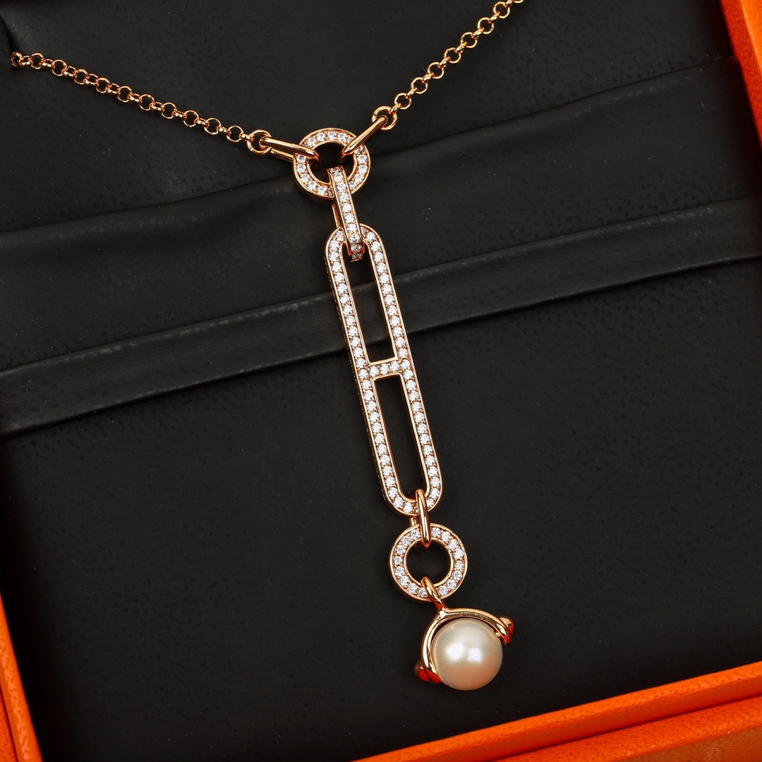 Hermès Pearl and Diamond Necklace