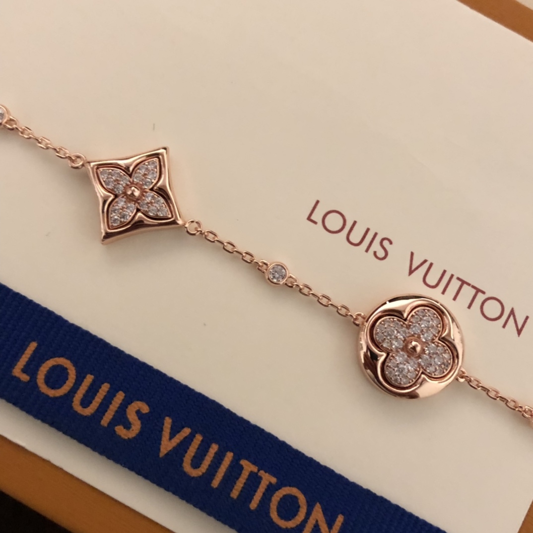 Trendy Gold Bracelet - LV Style Crystal Flowers, Must-Have