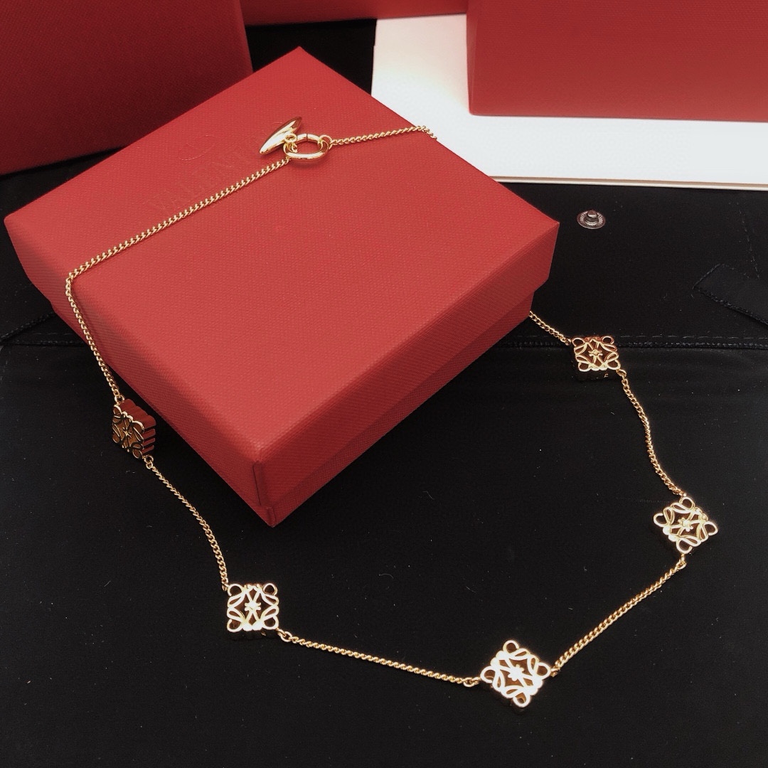 Loewe's Golden Elegance: Intricate Flower Necklace