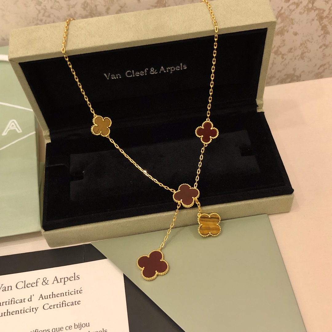 VanCleefArpelsNecklace - Red Agate & Gold, Luxury Fashion Accessory