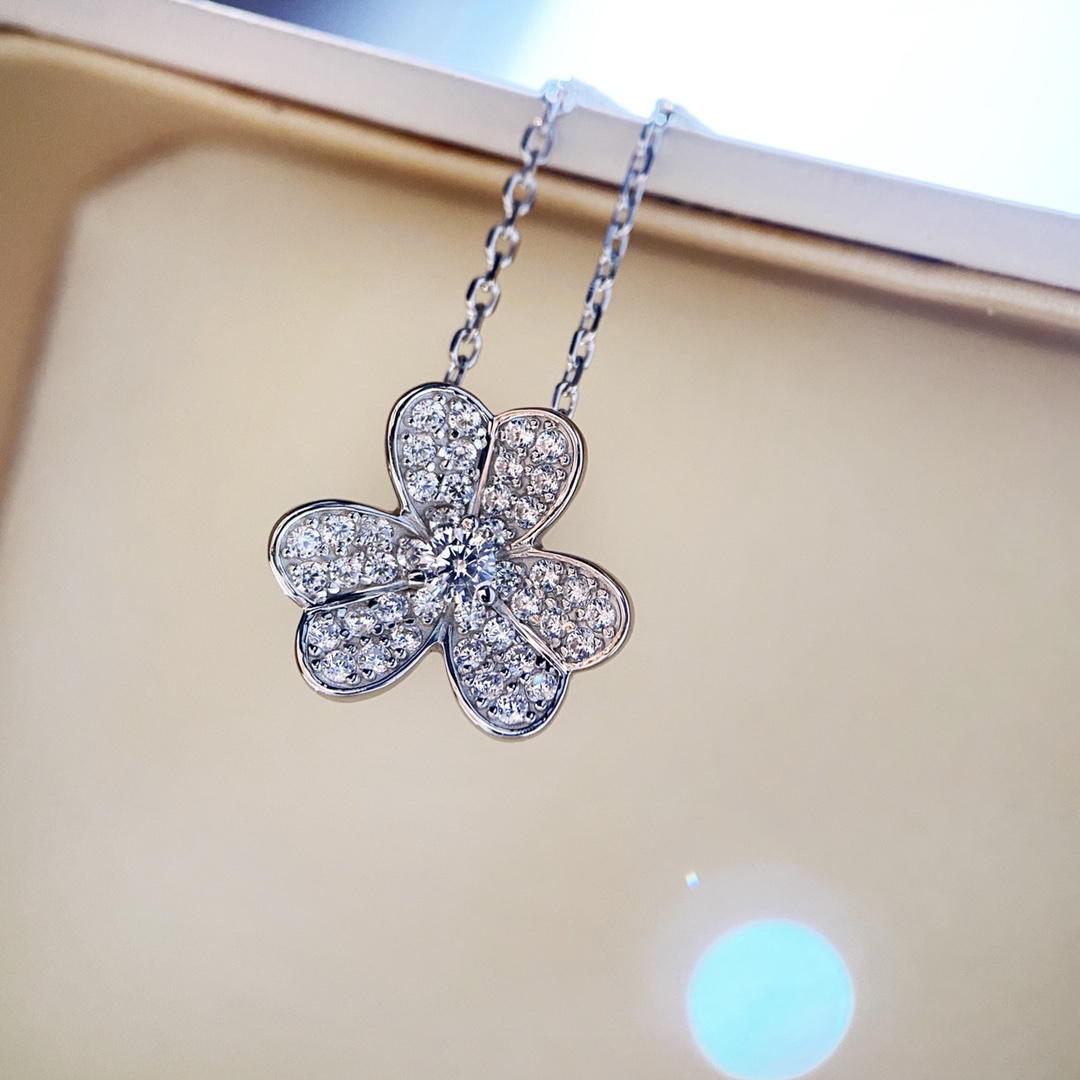 VanCleefArpelsInspiredNecklace - Silver Pave, Crystal Flower, Elegance