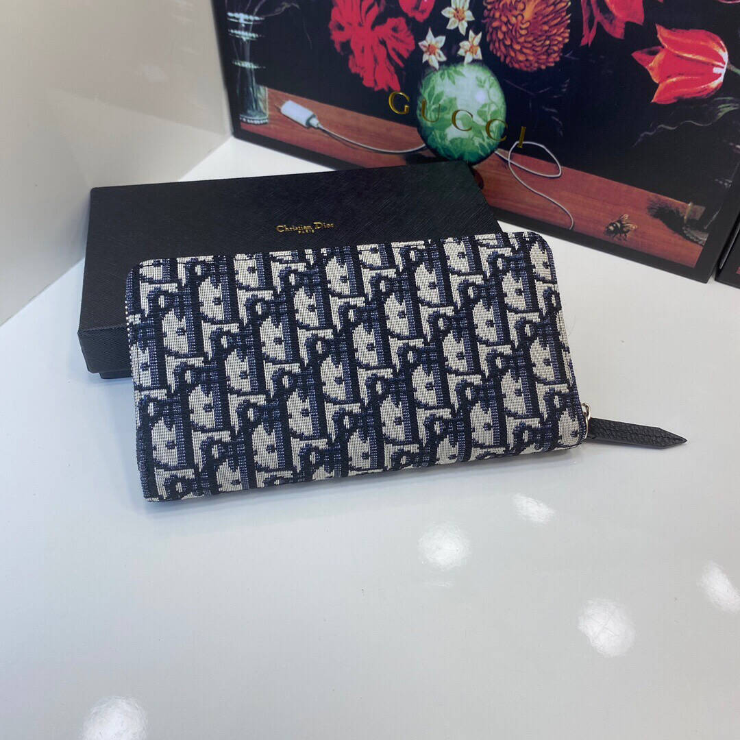 Dior-Inspired Oblique Print Pouch - Timeless Chic #DiorPouch