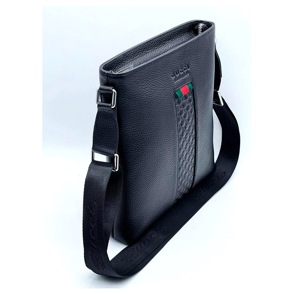 Black Fossil Crossbody Bag - Modern and Functional #FossilBag