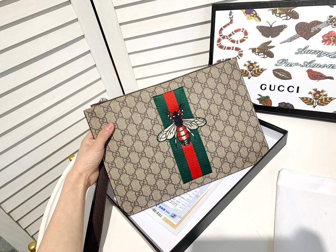 Elegant Bee-Accented Clutch - Gucci-Inspired Design