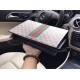 Stylish Gucci-Patterned Clutch - A Classic Accessory