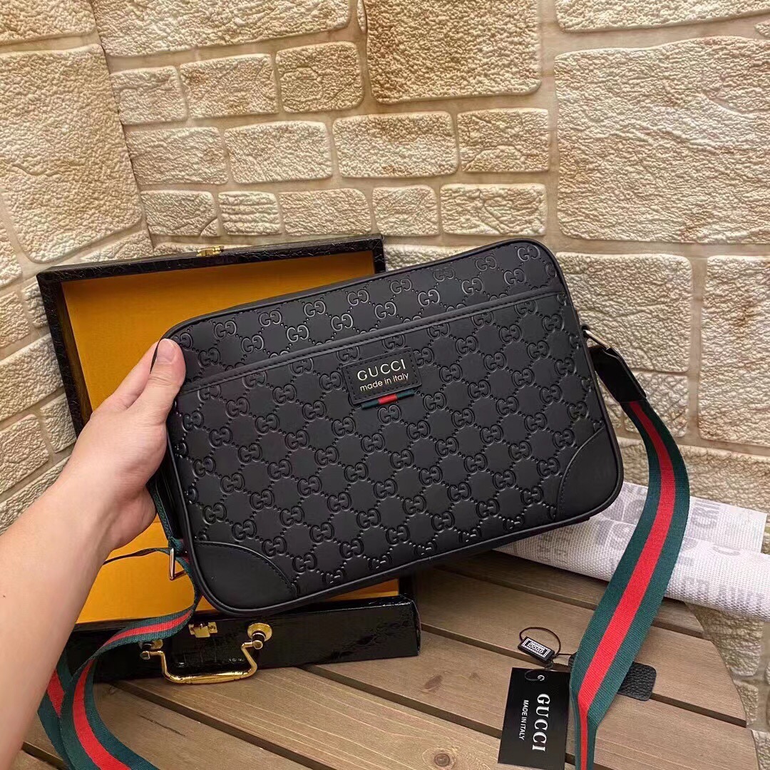 Gucci-Inspired Black Quilted Crossbody Bag - Luxurious Accessory