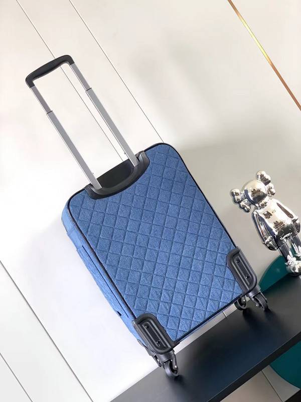 Chanel Luggage, the Choice for Elegant Travel! Classic Quilting, Lightweight & Durable