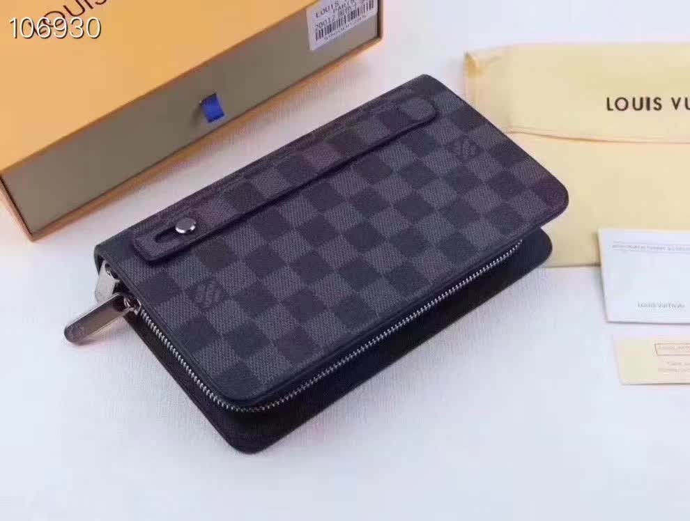 Louis Vuitton Damier Graphite Pouch - High-End Fashion Accessory